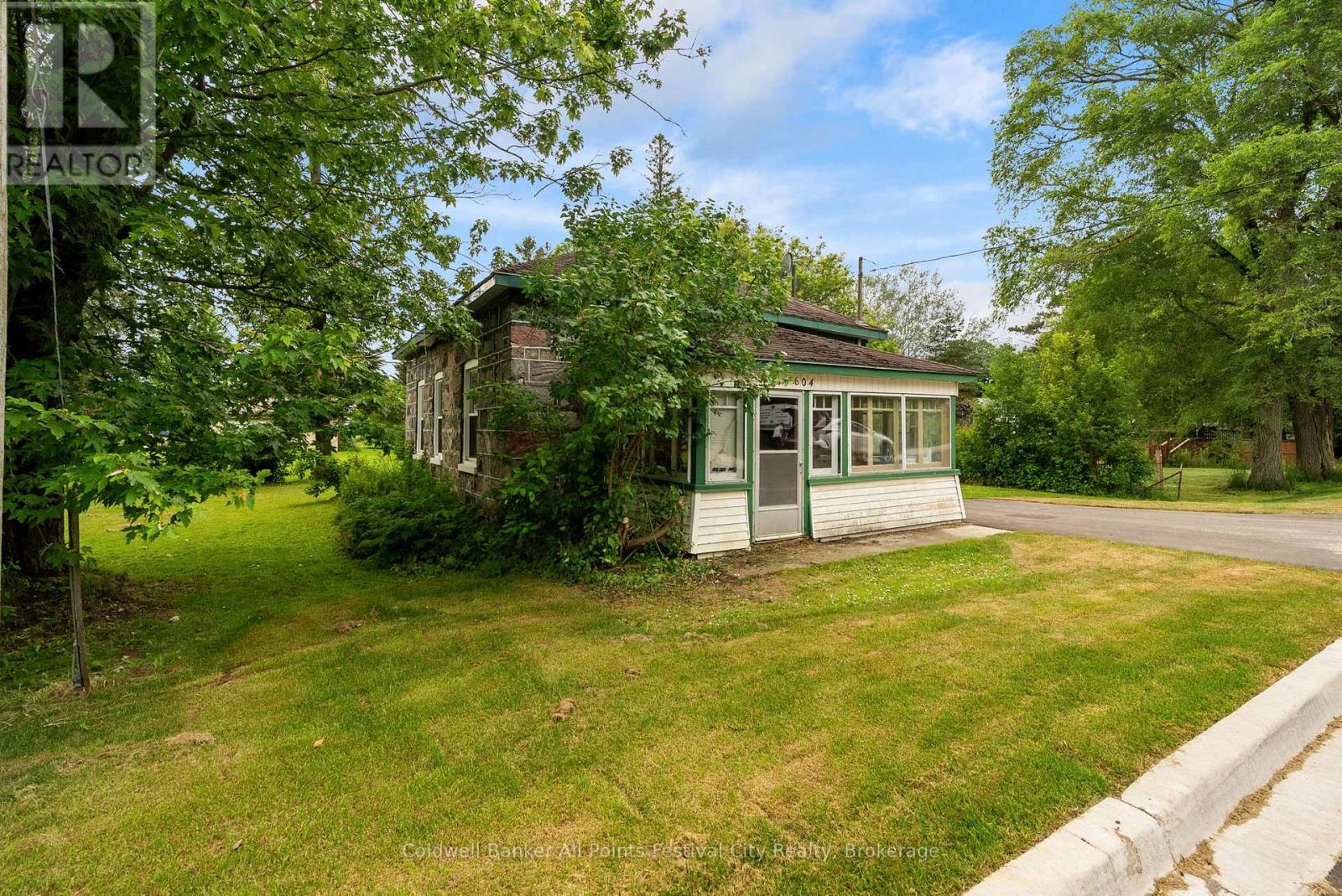 604 Gough Street Property Photo 34
