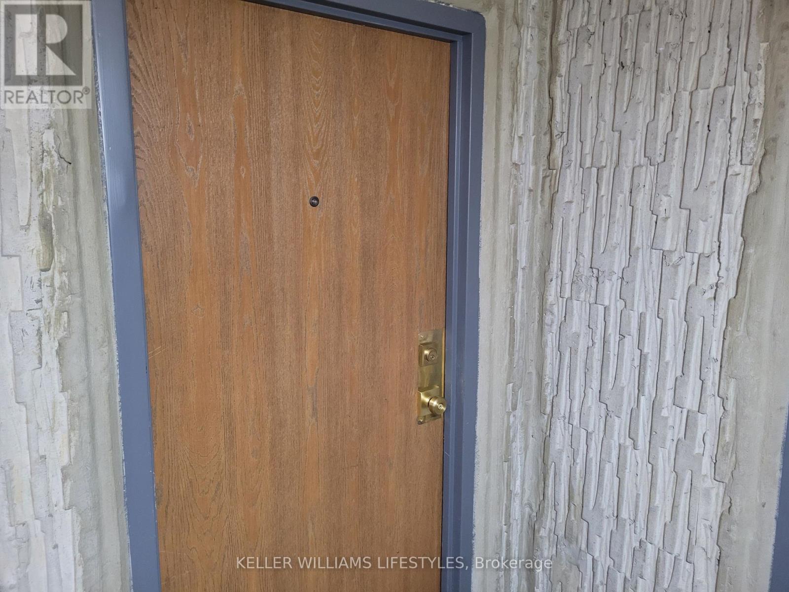 710 - 986 Huron Street Property Photo 3