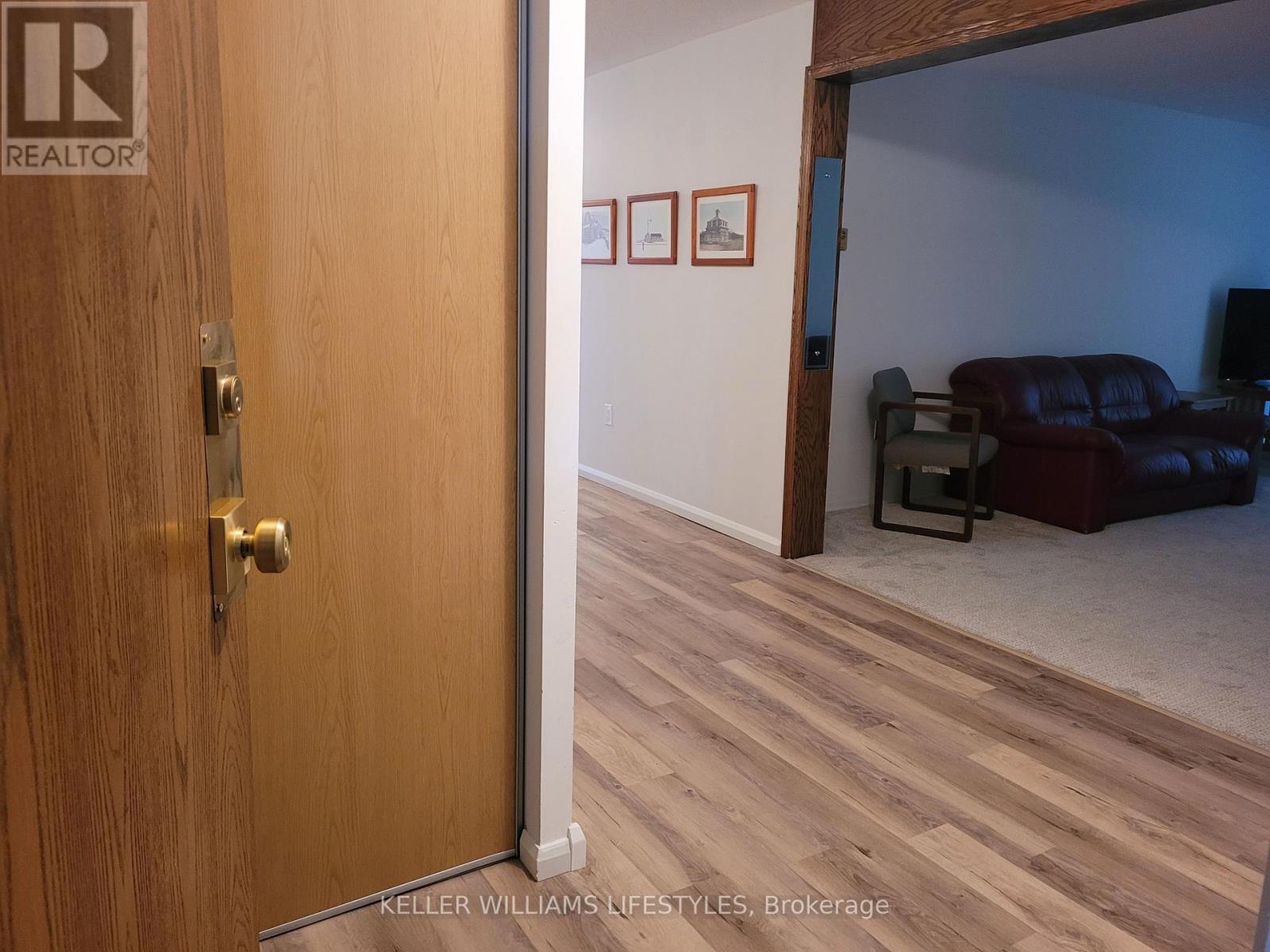 710 - 986 Huron Street Property Photo 4