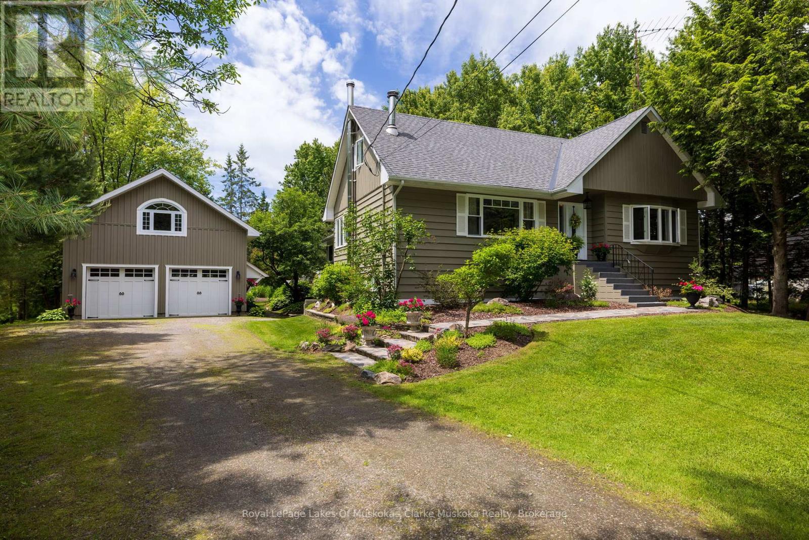 43 Maple St Property Photo 2