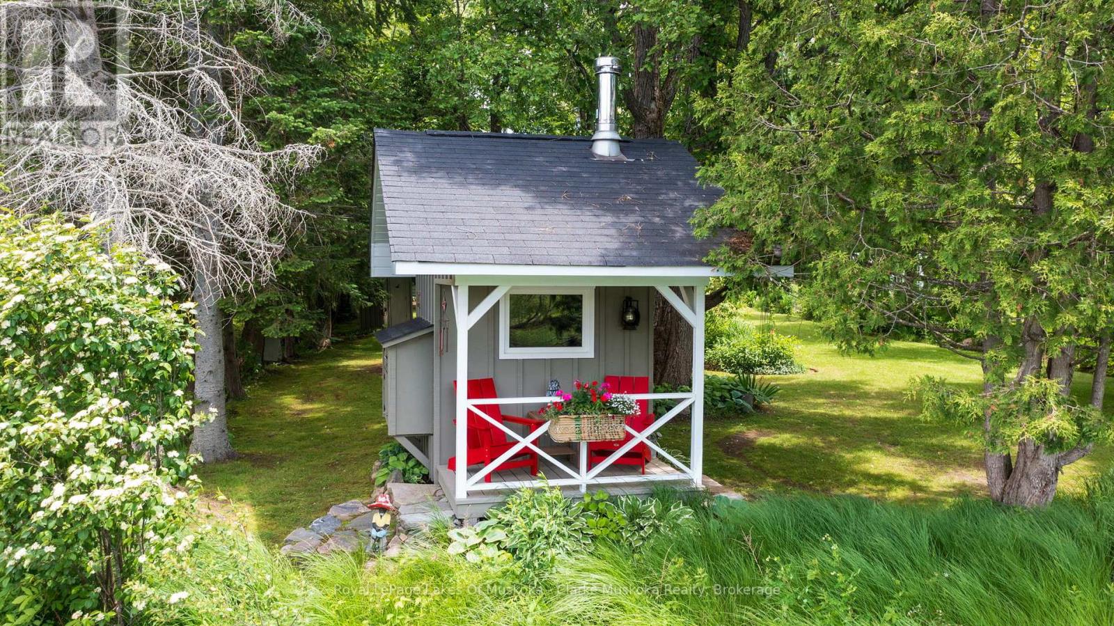 43 Maple St Property Photo 14