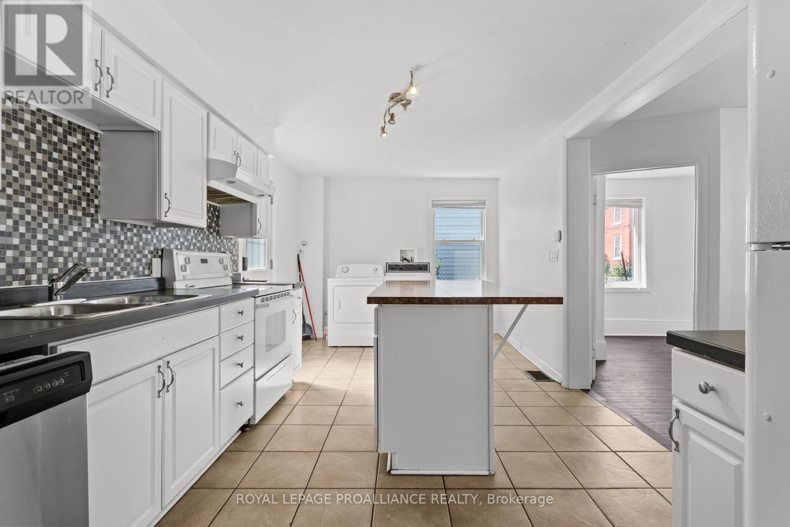99 Chatham Street Property Photo 6