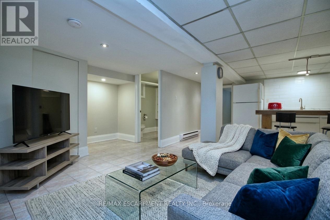 3 - 70 Spadina Avenue Property Photo 7