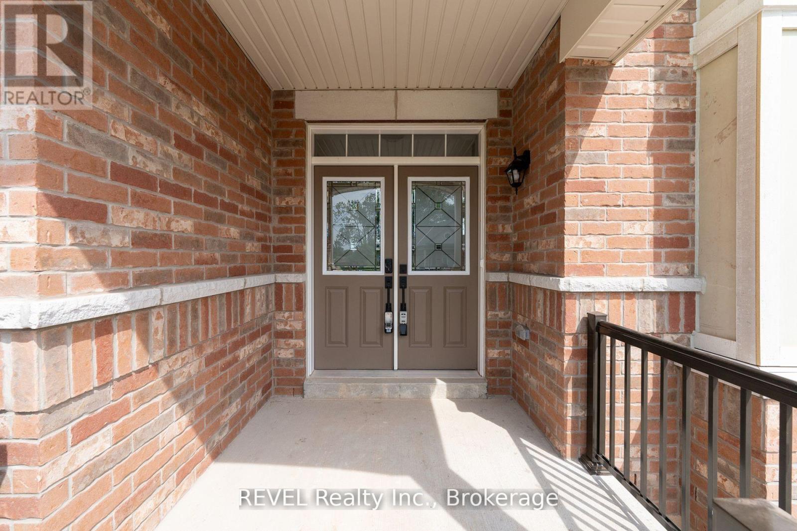 Upper - 4568 Lyons Parkway Property Photo 5