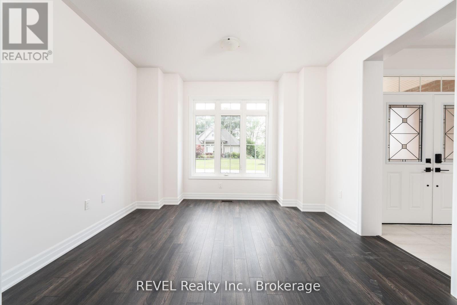 Upper - 4568 Lyons Parkway Property Photo 6