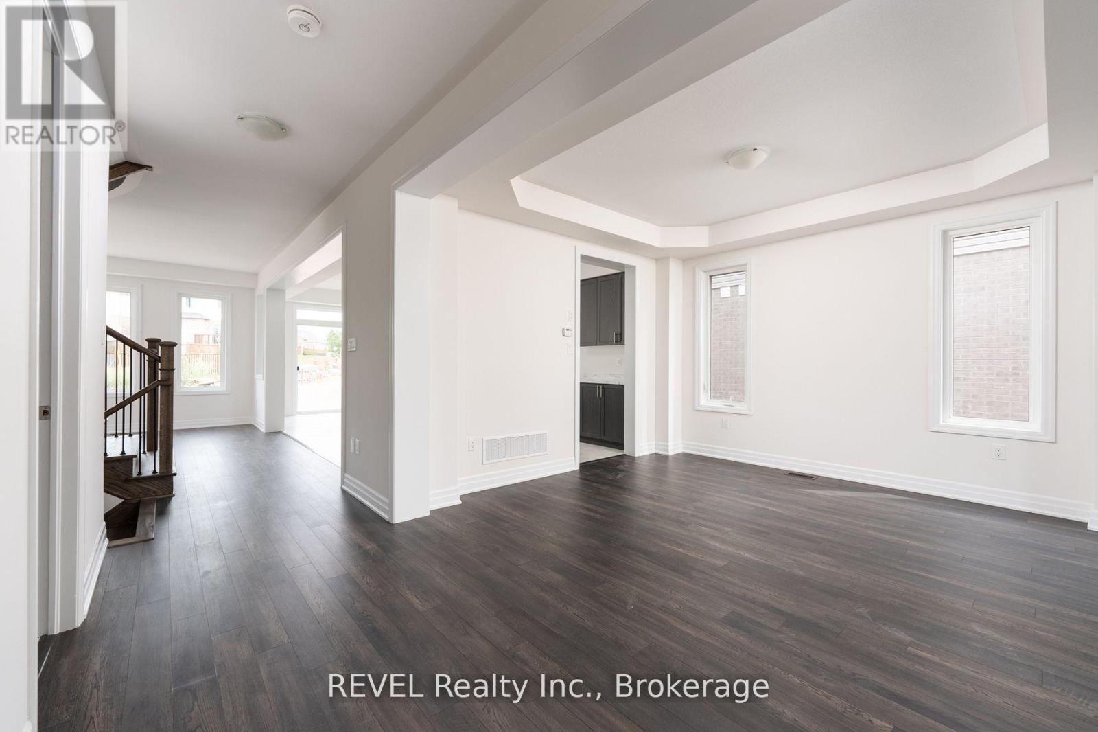 Upper - 4568 Lyons Parkway Property Photo 7