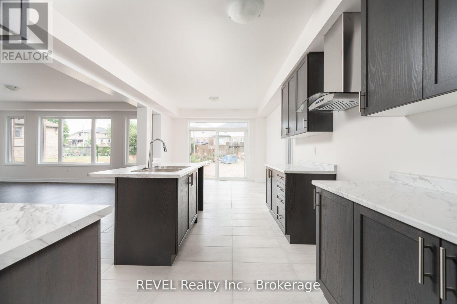 Upper - 4568 Lyons Parkway Property Photo 13