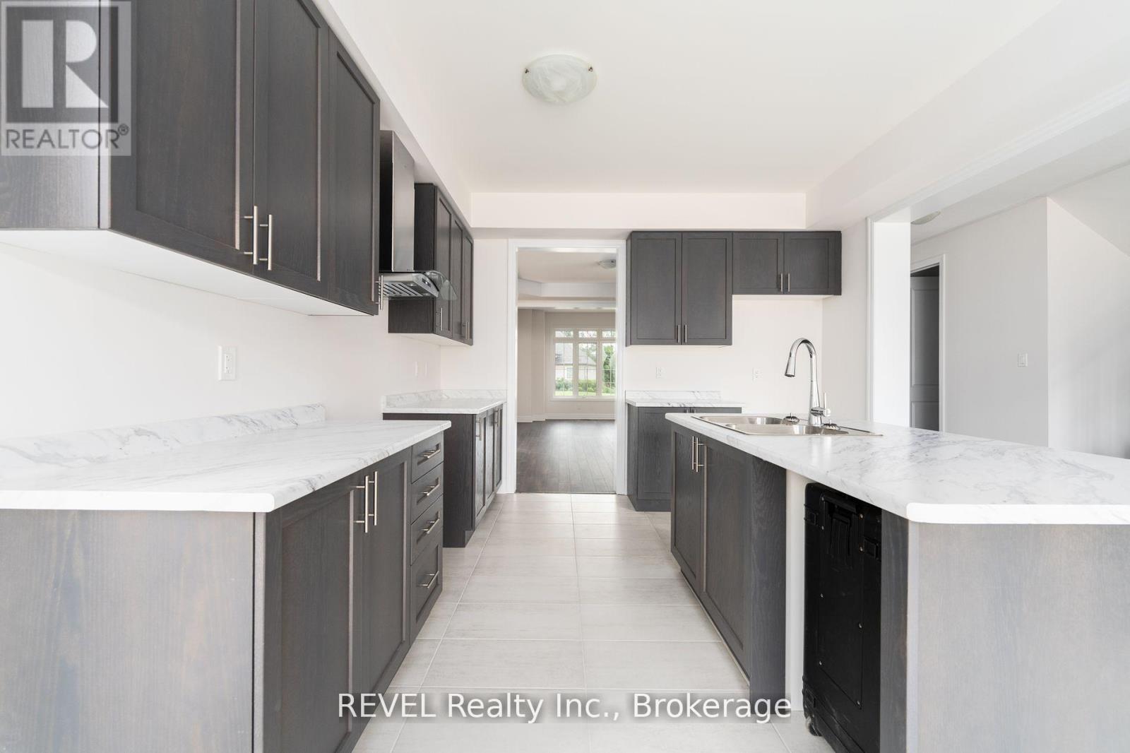 Upper - 4568 Lyons Parkway Property Photo 15