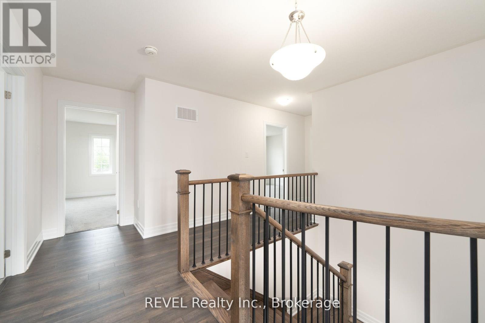 Upper - 4568 Lyons Parkway Property Photo 16