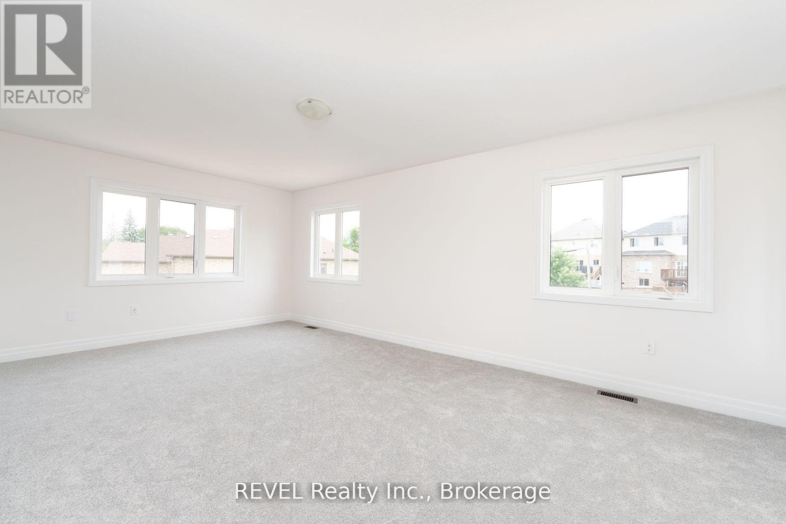 Upper - 4568 Lyons Parkway Property Photo 17