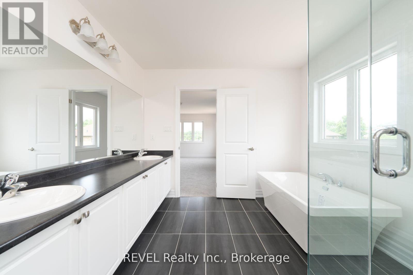 Upper - 4568 Lyons Parkway Property Photo 19