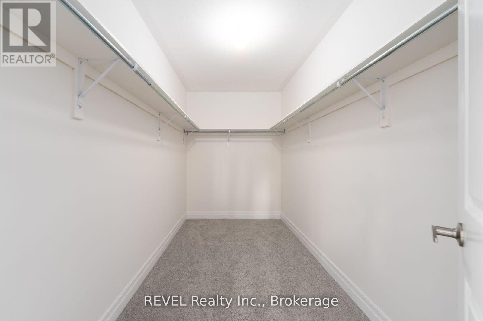 Upper - 4568 Lyons Parkway Property Photo 20