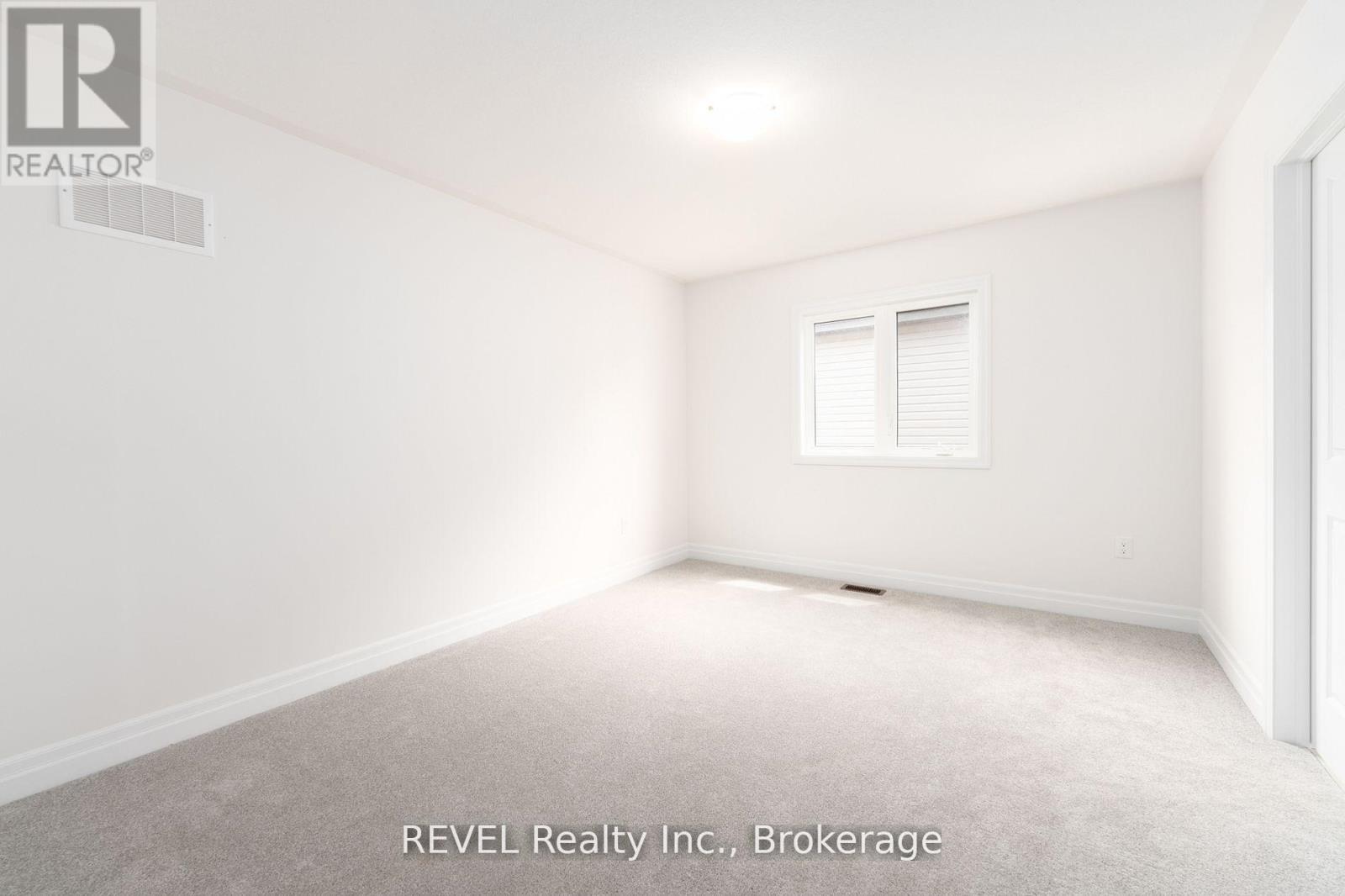 Upper - 4568 Lyons Parkway Property Photo 21