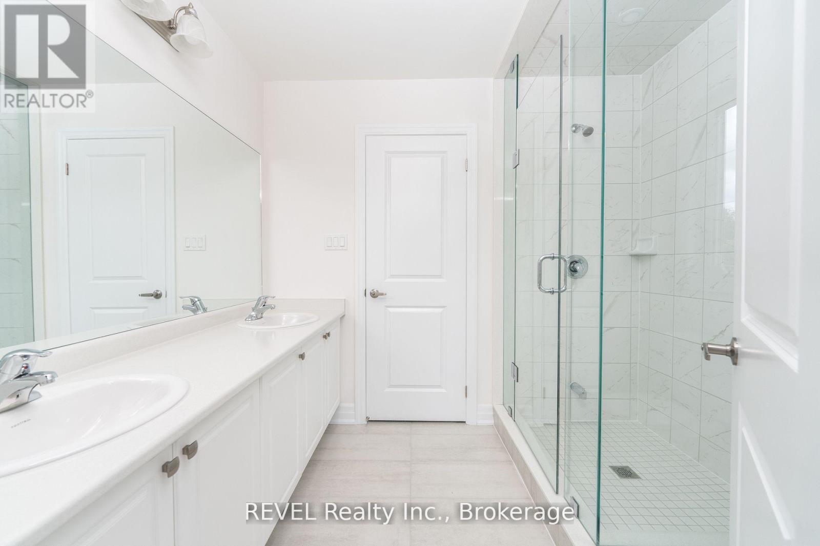 Upper - 4568 Lyons Parkway Property Photo 24