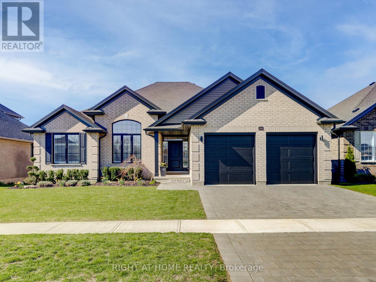 2043 LOCKWOOD CRESCENT Property Photo 1