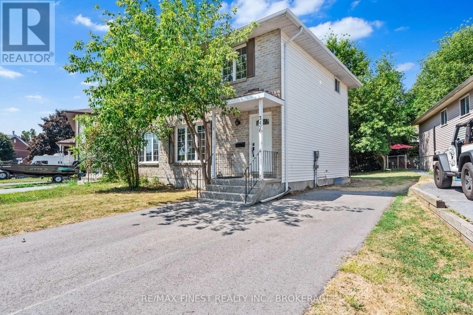 347 KINGSDALE AVENUE Property Photo 1
