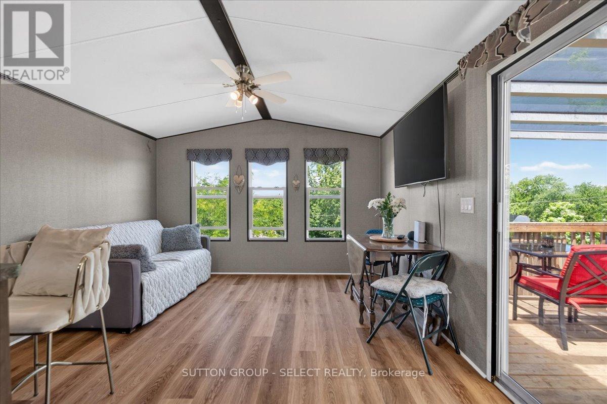 403 - 8685 Rock Glen Road Property Photo 3