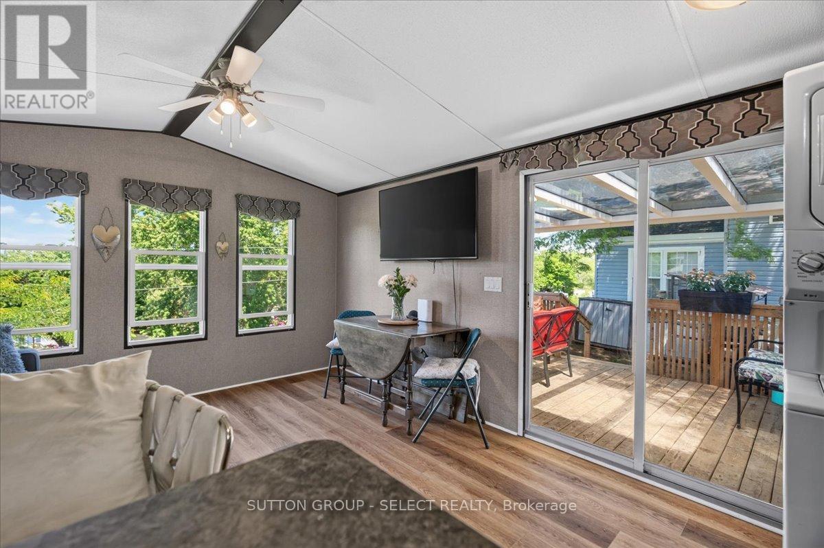 403 - 8685 Rock Glen Road Property Photo 4