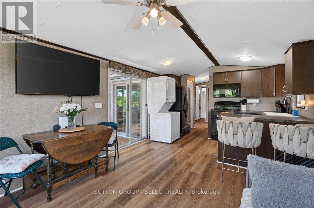 403 - 8685 Rock Glen Road Property Photo 5