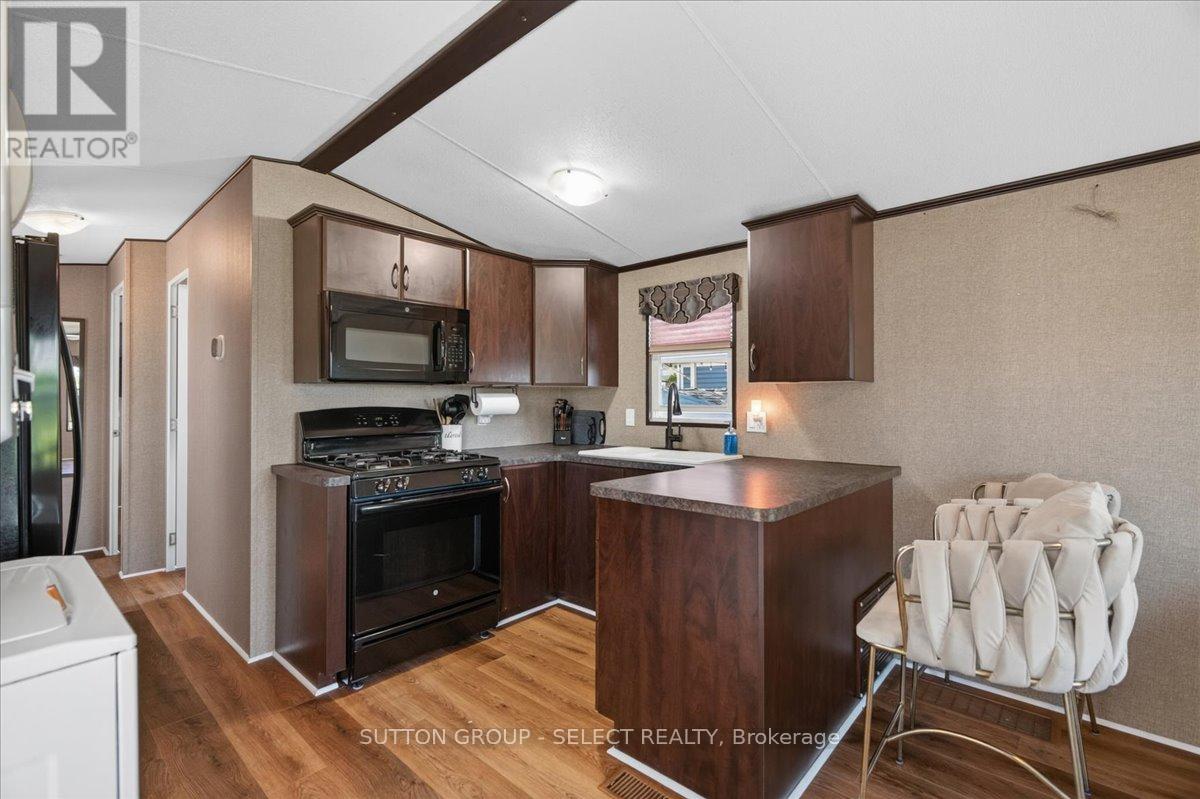 403 - 8685 Rock Glen Road Property Photo 7