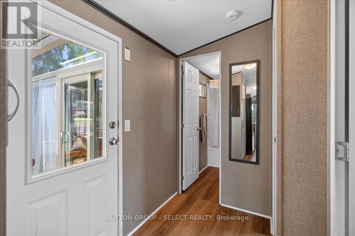 403 - 8685 Rock Glen Road Property Photo 9