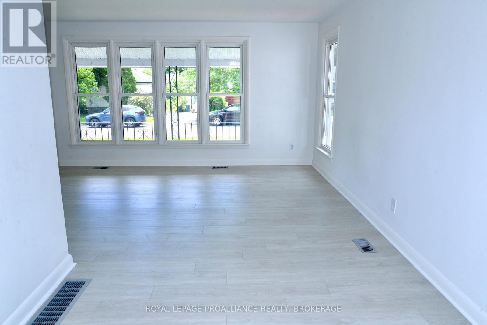 775 Alfred Crescent Property Photo 6
