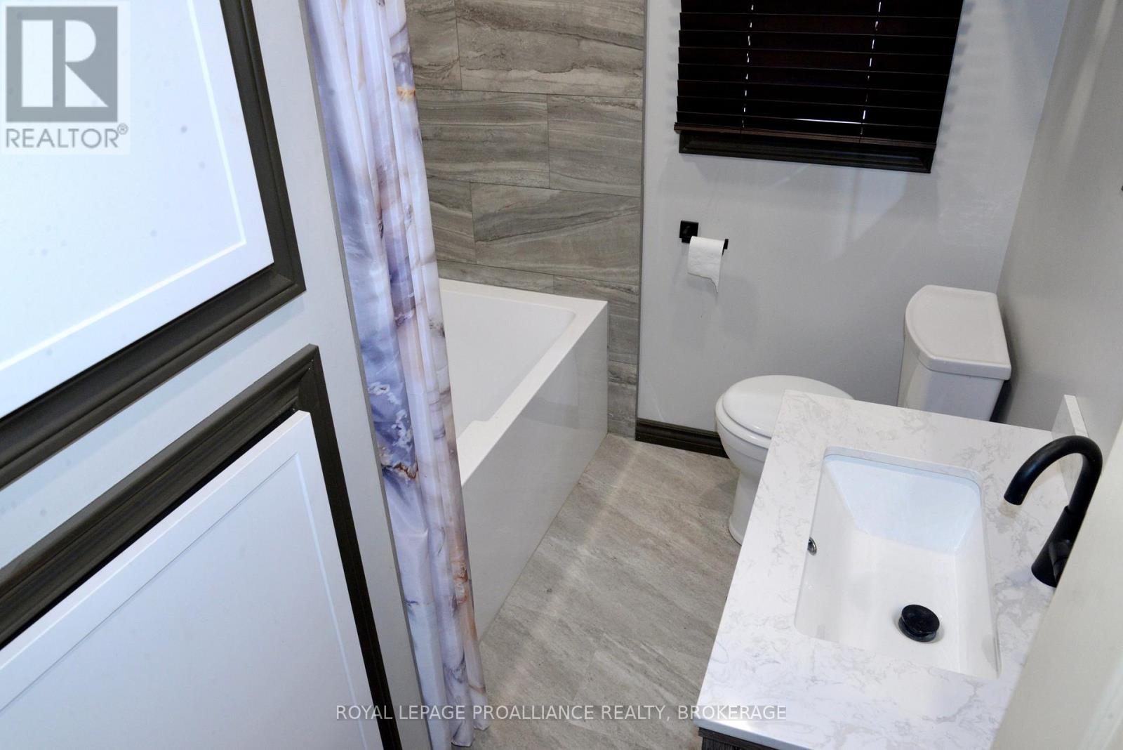 775 Alfred Crescent Property Photo 12