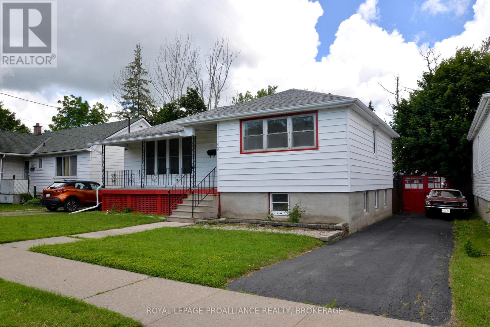 775 Alfred Crescent Property Photo 20