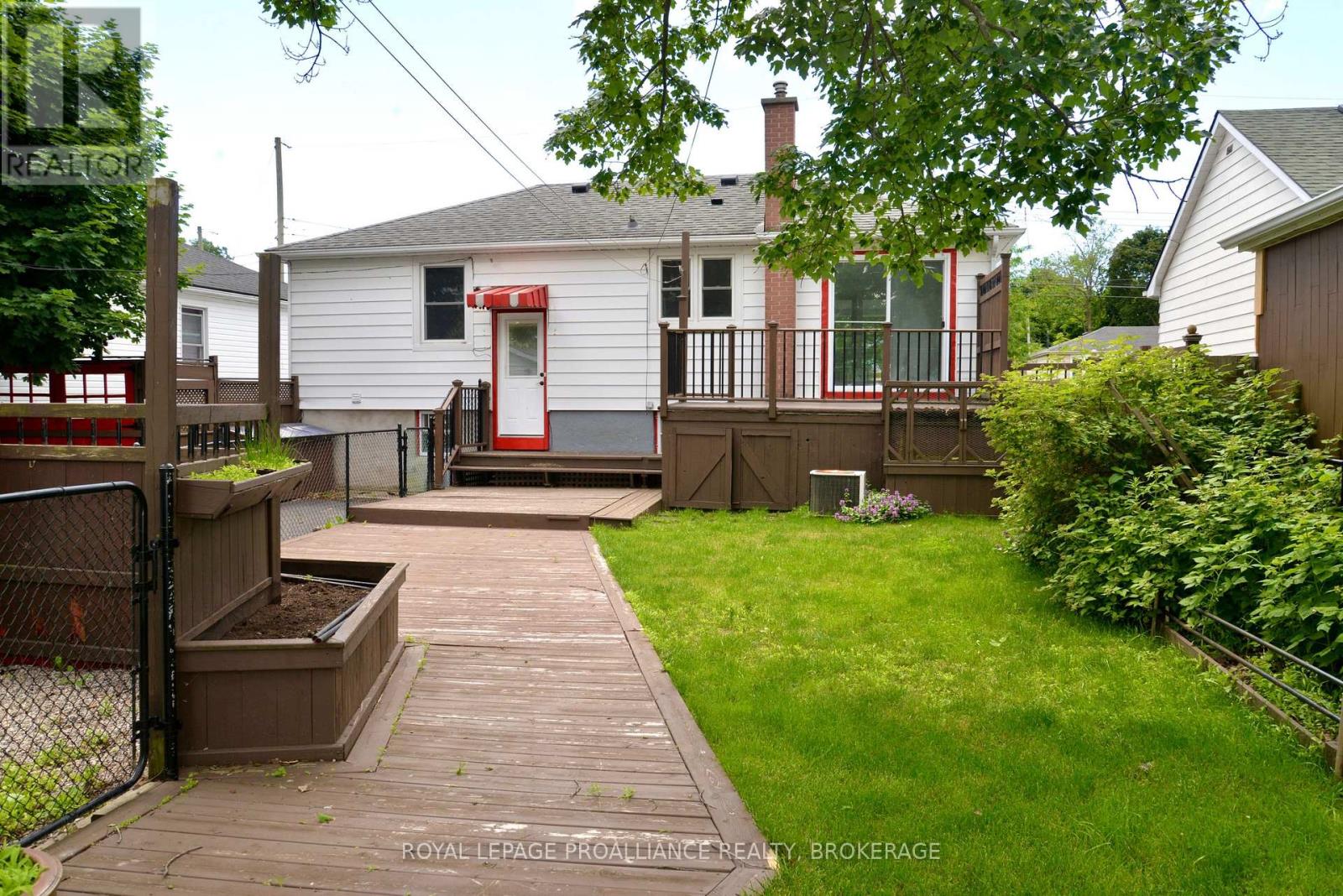 775 Alfred Crescent Property Photo 24