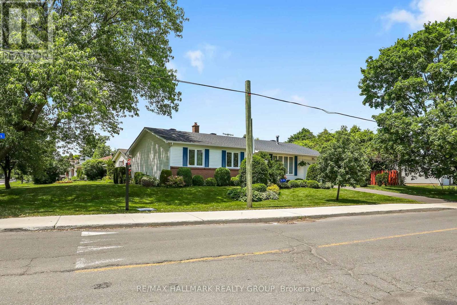3242 Albion Road S Property Photo 1