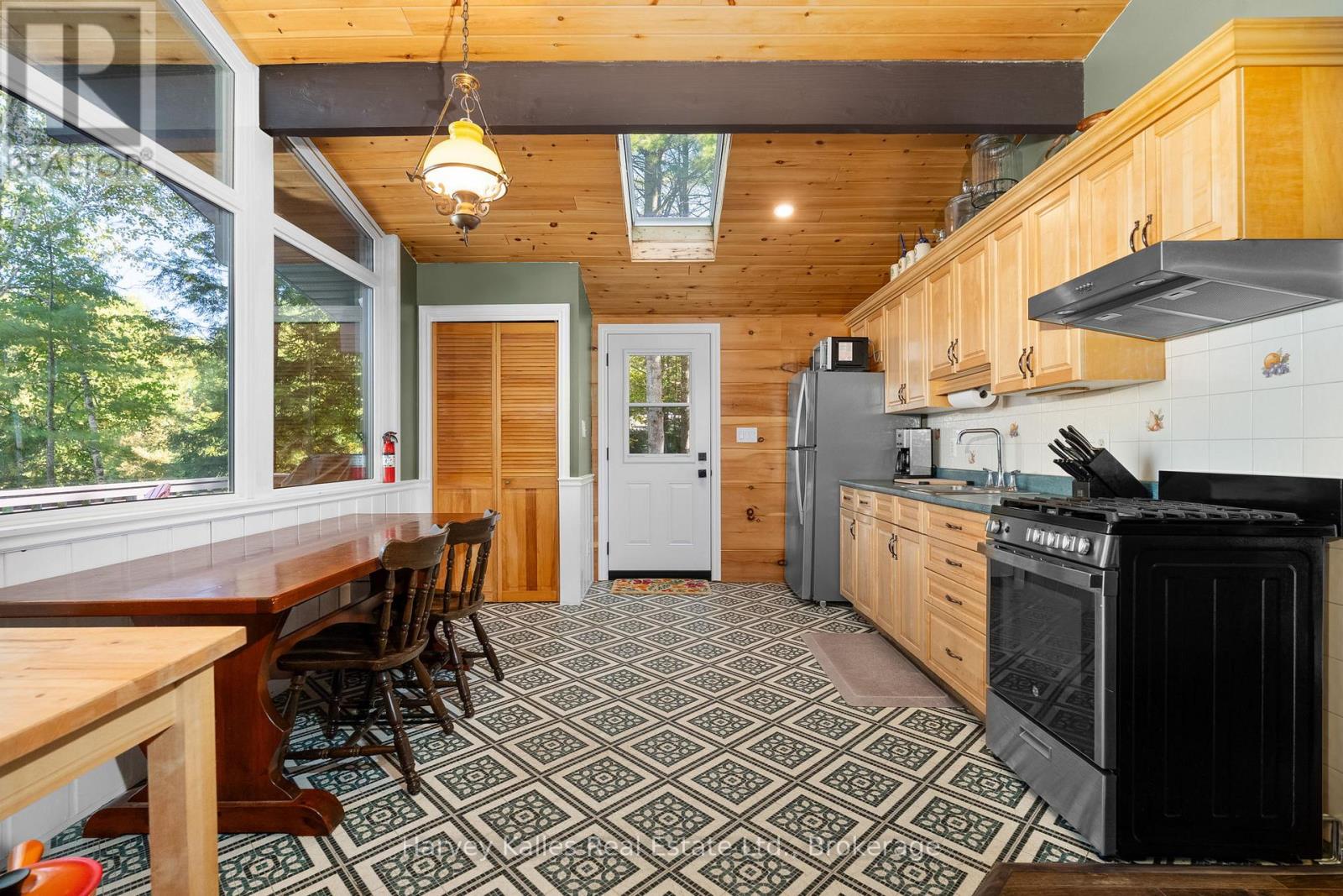 1003 Hollow Road Property Photo 14