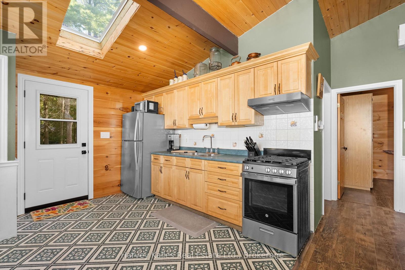1003 Hollow Road Property Photo 15