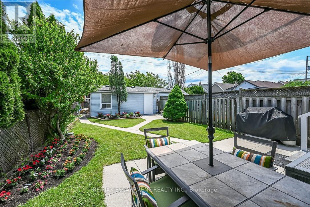 184 London Street N Property Photo 2