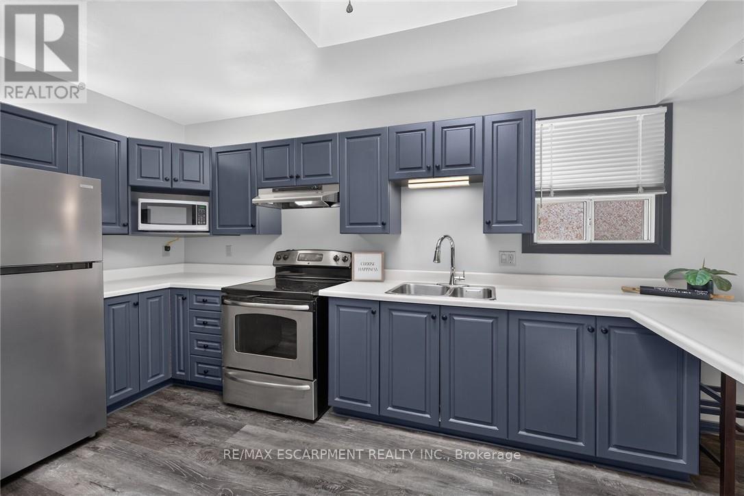 184 London Street N Property Photo 11