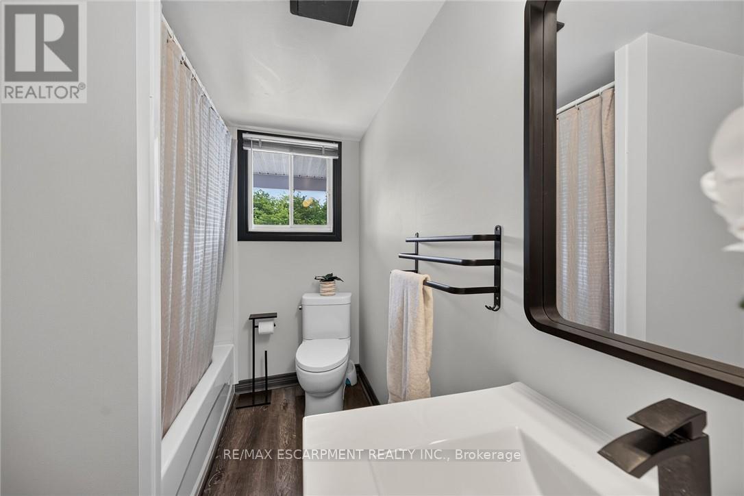 184 London Street N Property Photo 21