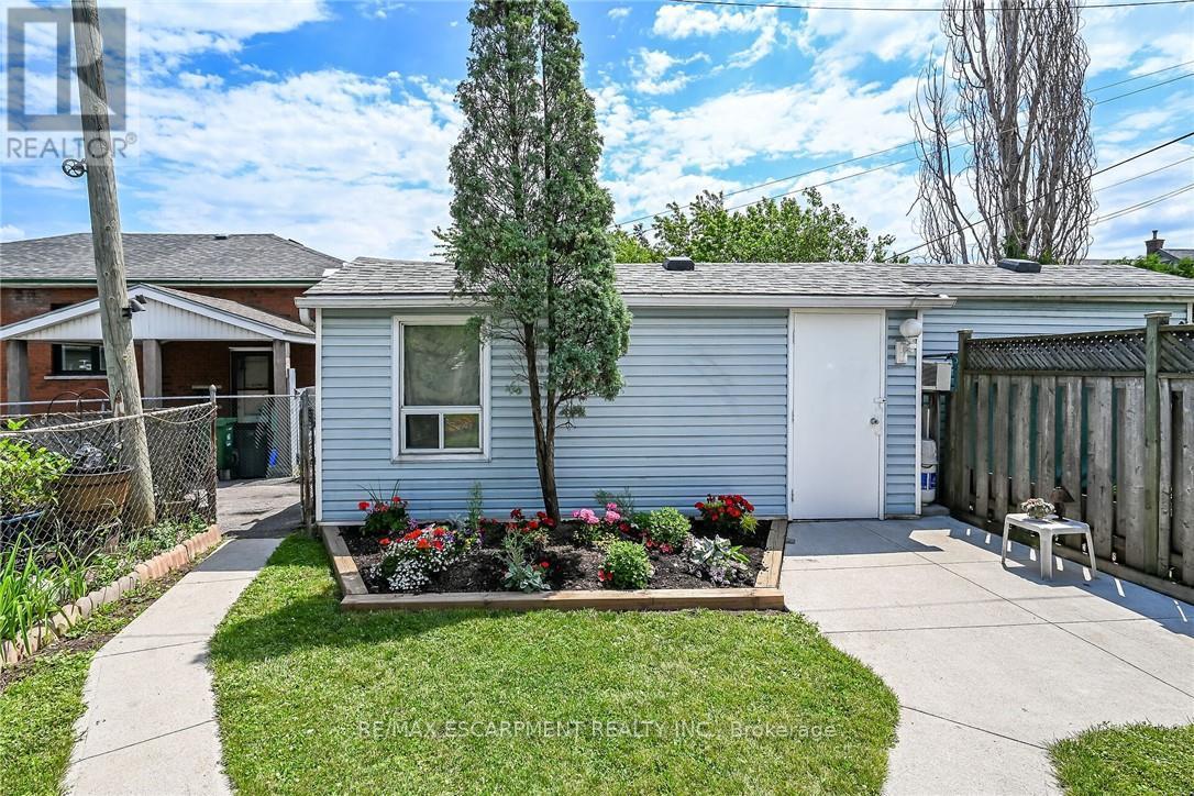 184 London Street N Property Photo 36