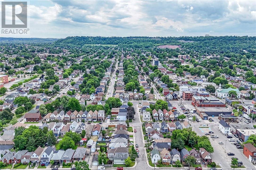 184 London Street N Property Photo 45