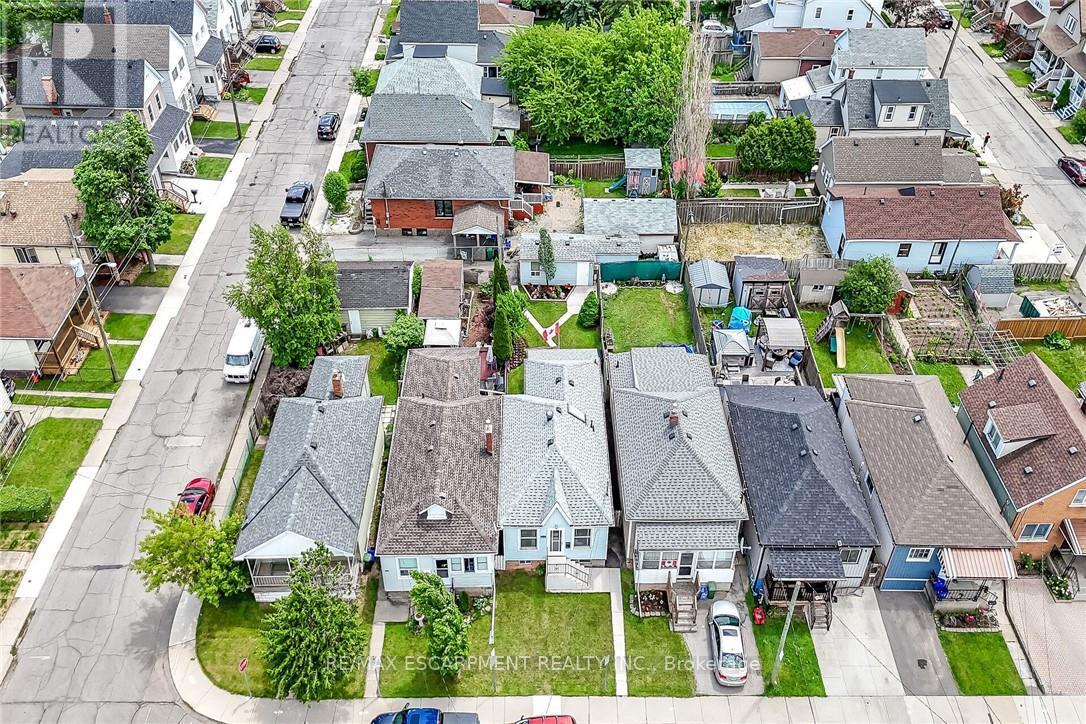 184 London Street N Property Photo 46