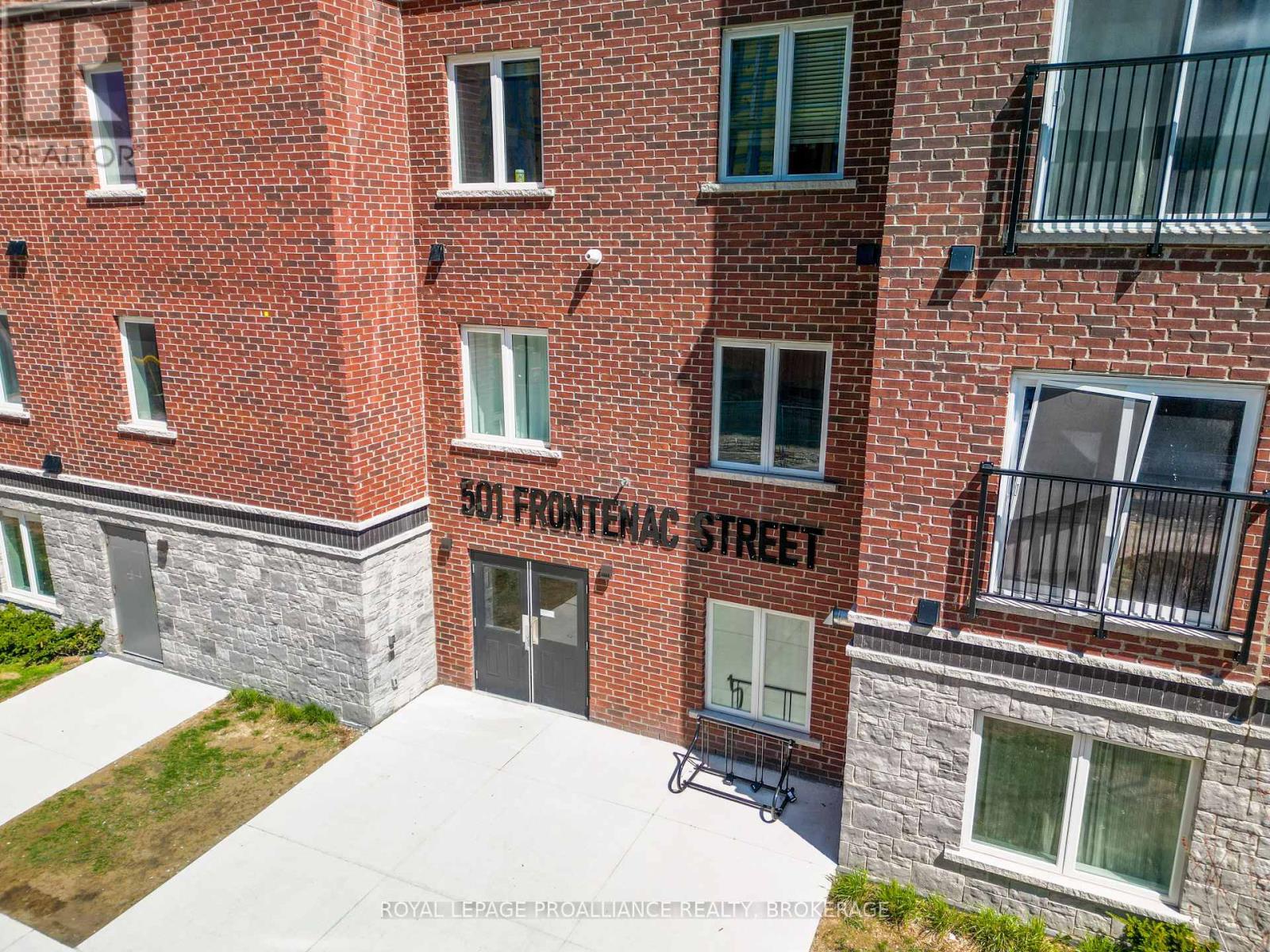 402 - 501 FRONTENAC STREET Property Photo 1