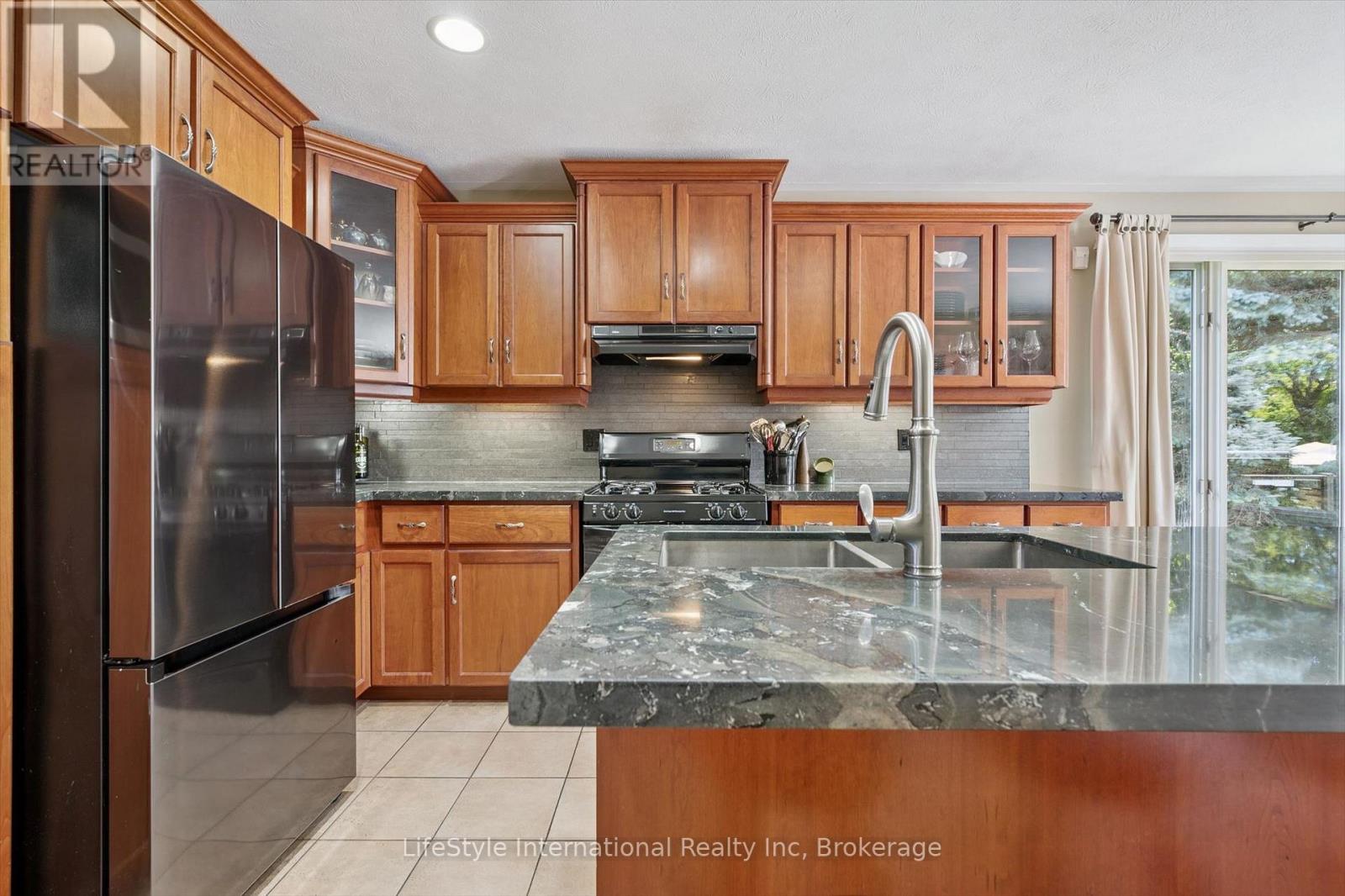 12 Ochs Drive Property Photo 11