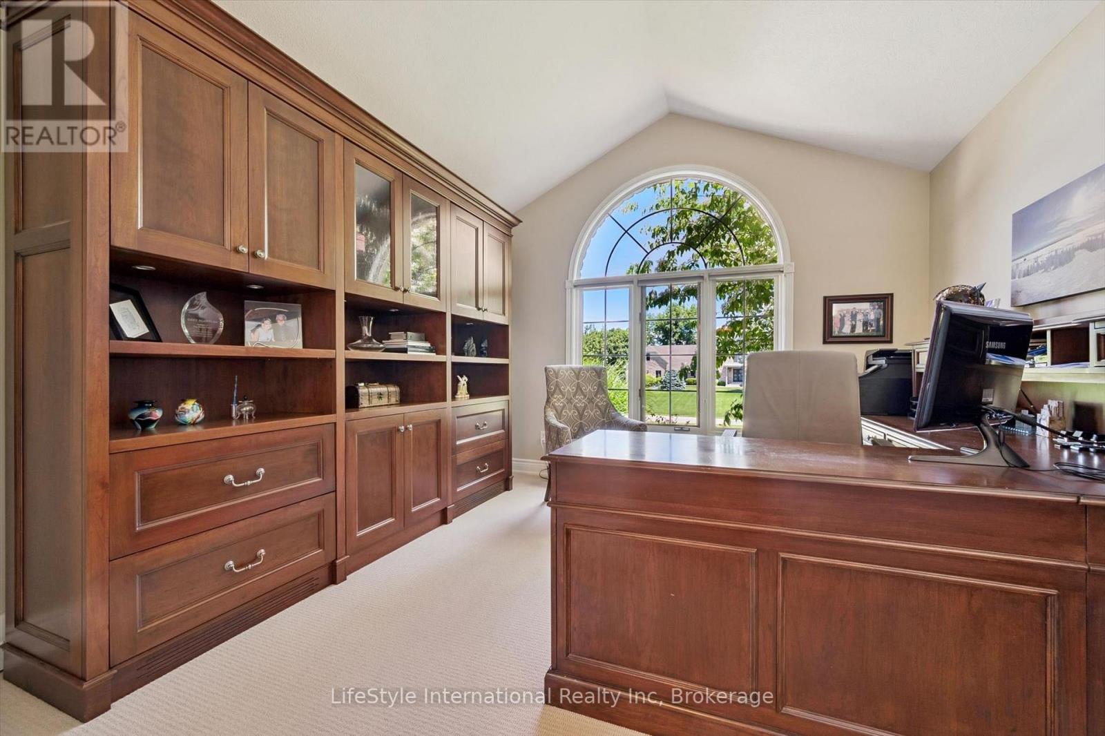 12 Ochs Drive Property Photo 14
