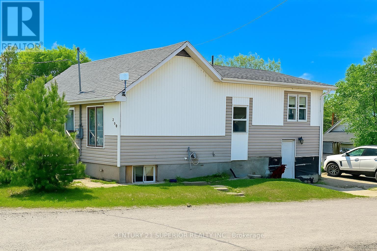 240 Walker Street Property Photo 1