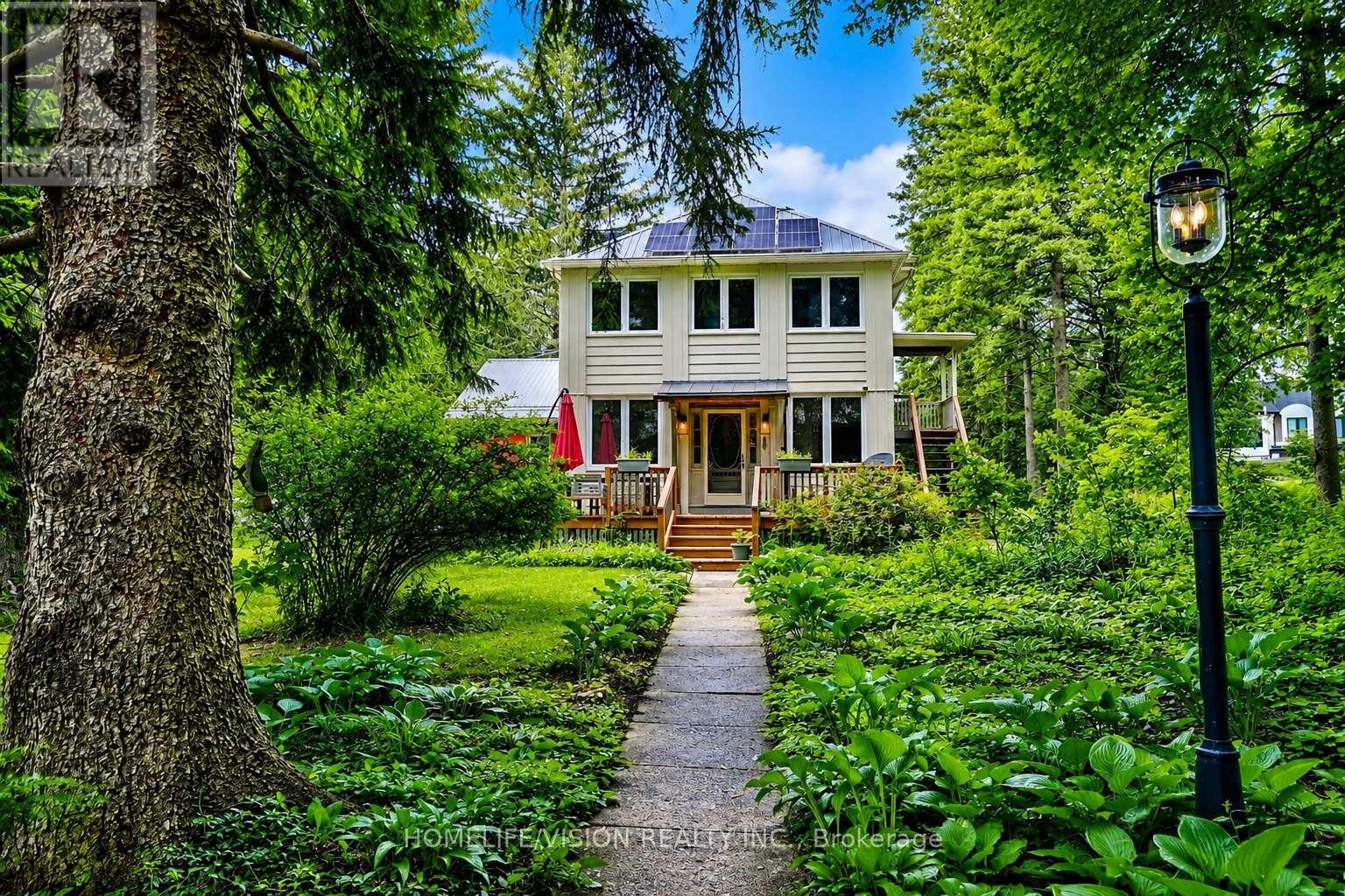 135 Elgin Street N Property Photo 2