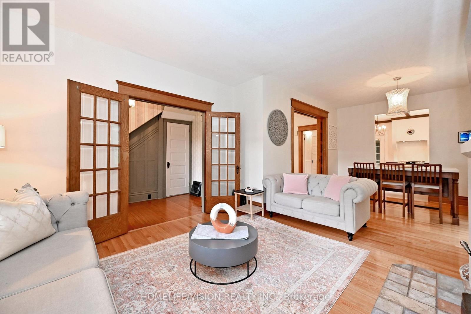 135 Elgin Street N Property Photo 7