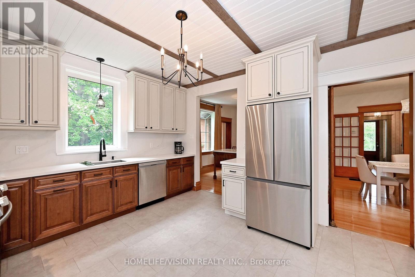 135 Elgin Street N Property Photo 13