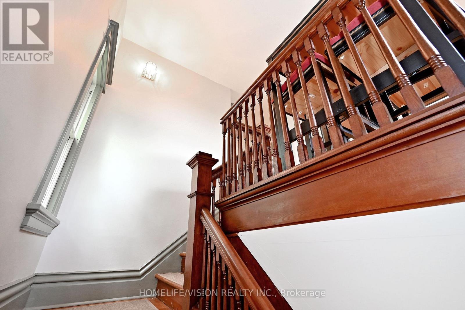 135 Elgin Street N Property Photo 19
