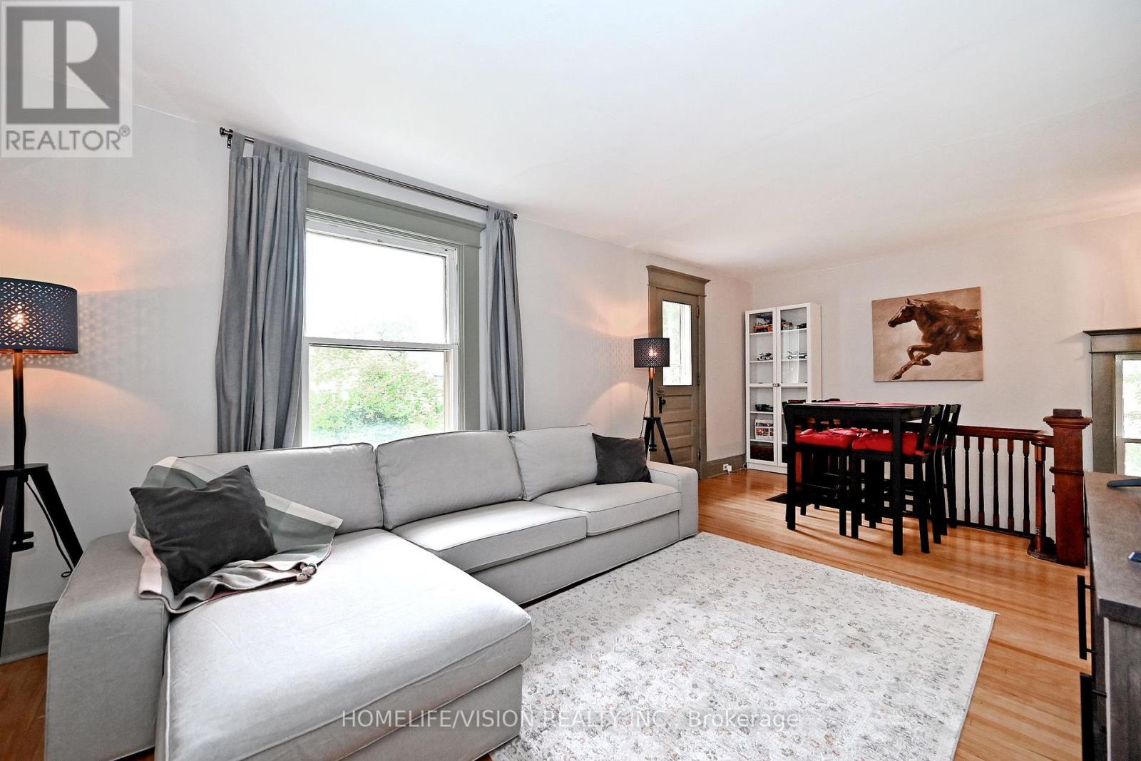 135 Elgin Street N Property Photo 21