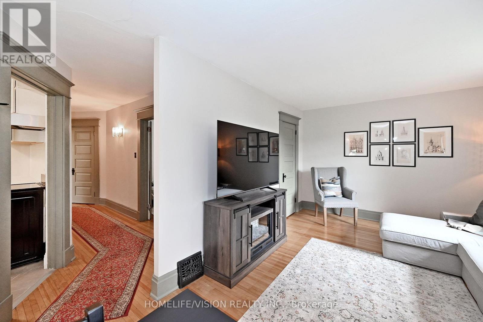 135 Elgin Street N Property Photo 24