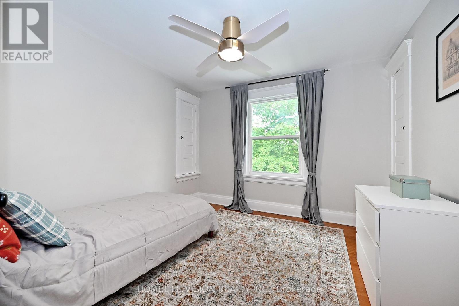 135 Elgin Street N Property Photo 30