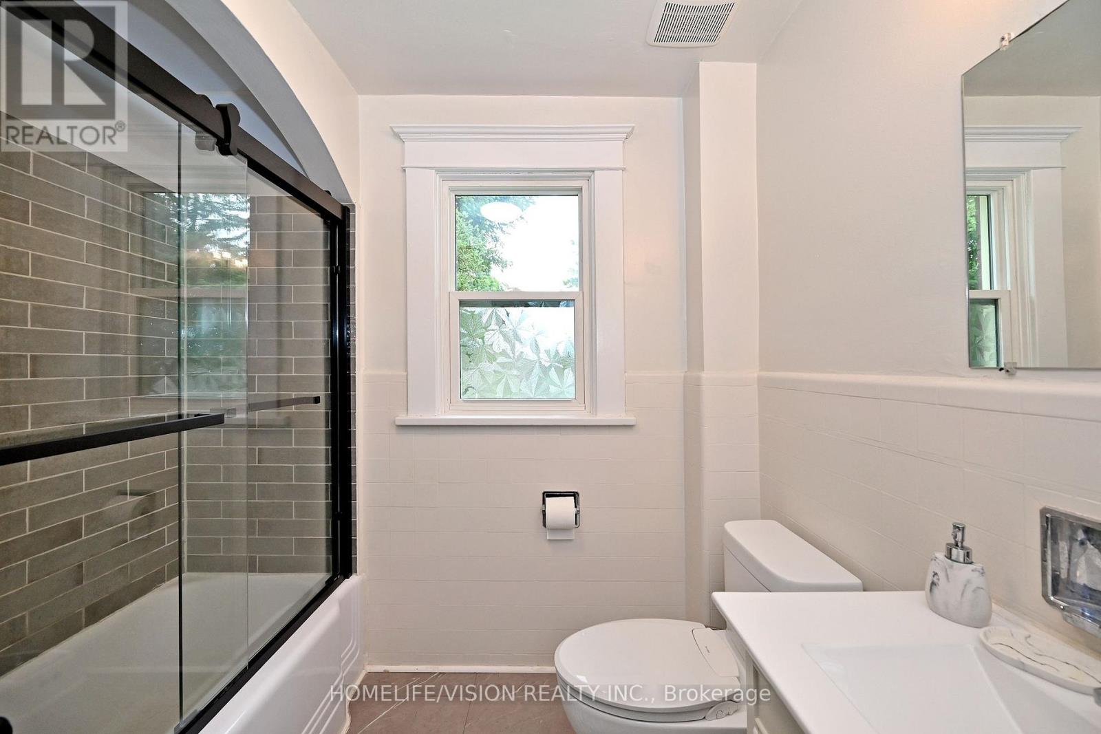 135 Elgin Street N Property Photo 33